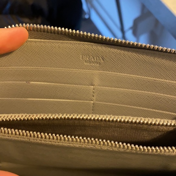 Two tone Prada large wallet - Picture 9 of 9
